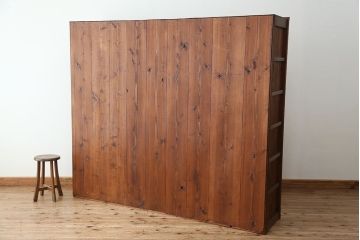 レトロ家具　昭和レトロ　銭湯の大型マス目鍵付きロッカー(1)