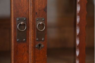アンティーク家具　アンティーク　古いナラ材の上品で落ちついたデザインの本棚