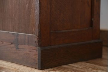 アンティーク家具　アンティーク　古いナラ材の上品で落ちついたデザインの本棚