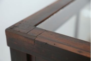 アンティーク家具　アンティーク　珍しいデザイン!鉄脚の格子引き戸ガラスケース(ショーケース)