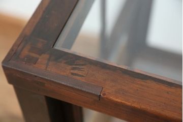 アンティーク家具　アンティーク　珍しいデザイン!鉄脚の格子引き戸ガラスケース(ショーケース)