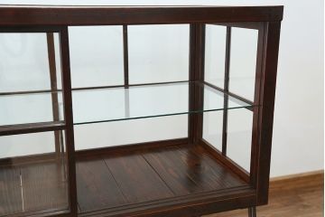 アンティーク家具　アンティーク　珍しいデザイン!鉄脚の格子引き戸ガラスケース(ショーケース)