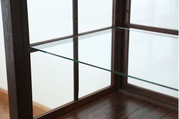 アンティーク家具　アンティーク　珍しいデザイン!鉄脚の格子引き戸ガラスケース(ショーケース)