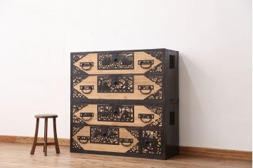 古民具・骨董　極上!美品!前面桐材の美しい佐渡箪笥(八幡箪笥、桐箪笥、桐たんす)