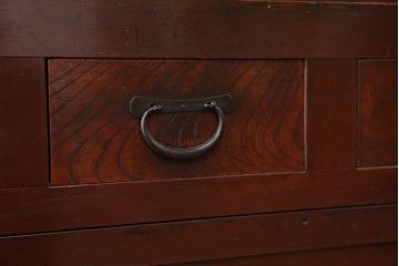 アンティーク家具　☆古民具・骨董　丸桟引き戸のシンプルでモダンな水屋箪笥(食器棚)