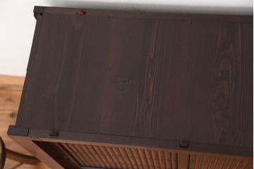 アンティーク家具　☆古民具・骨董　丸桟引き戸のシンプルでモダンな水屋箪笥(食器棚)