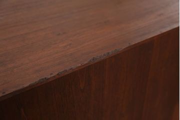 アンティーク家具　アンティーク　可愛いデザイン!古い木のチェッカーガラスローボード(収納棚)