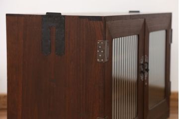 アンティーク家具　アンティーク　素敵なデザイン!古い木のモールガラスローボード(収納棚)