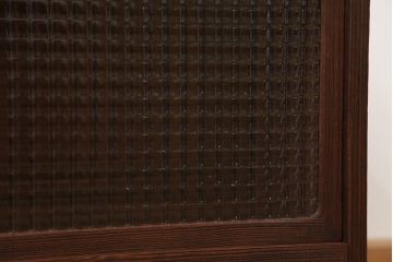 アンティーク家具　アンティーク　素敵なデザイン!古い木のモールガラスローボード(収納棚)