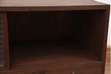 アンティーク家具　アンティーク　古い木の銀モールガラスローボード(収納棚)