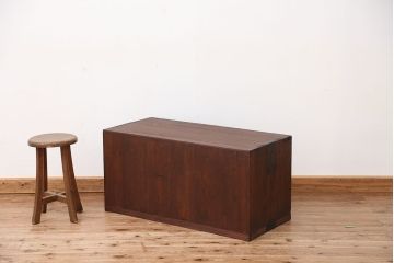 アンティーク家具　アンティーク　古い木の銀モールガラスローボード(収納棚)