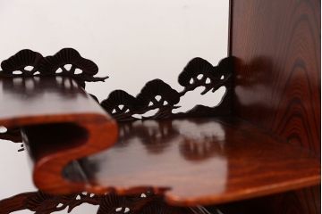 アンティーク家具　現代物　特別注文造り　総ケヤキ玉杢ウルシ塗り飾り棚(茶棚)