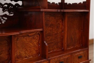 アンティーク家具　現代物　特別注文造り　総ケヤキ玉杢ウルシ塗り飾り棚(茶棚)