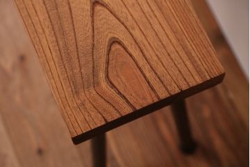 アンティーク家具　☆天板一枚板!古いケヤキ材の鉄脚ベンチ(長イス・長椅子)?