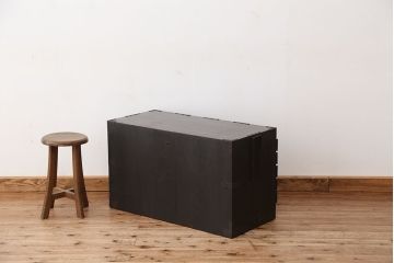 アンティーク家具　古民具・骨董 明治時代!使い込まれた観音開き時代箪笥ローボード