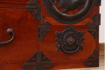 アンティーク　極上!美品!漆のキレイな前面玉杢の美しい重ね仙台箪笥(時代箪笥)