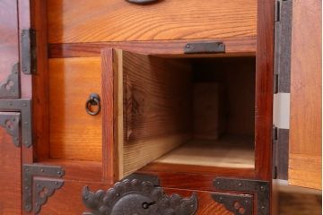 アンティーク　極上!美品!漆のキレイな前面玉杢の美しい重ね仙台箪笥(時代箪笥)