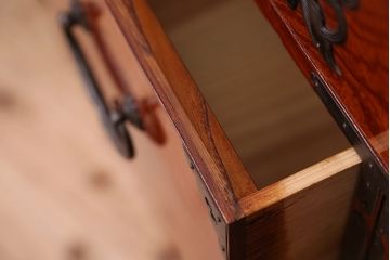 アンティーク　極上!美品!漆のキレイな前面玉杢の美しい重ね仙台箪笥(時代箪笥)