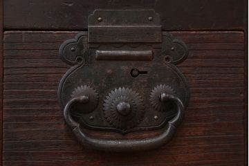 アンティーク家具　古民具・骨董　大振りな松本帳場箪笥