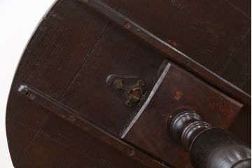 アンティーク家具　ジャンク品!海外製アンティークカフェテーブル