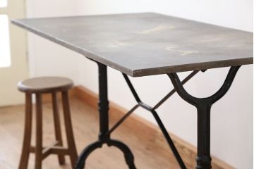 中古　大理石風鉄脚テーブル