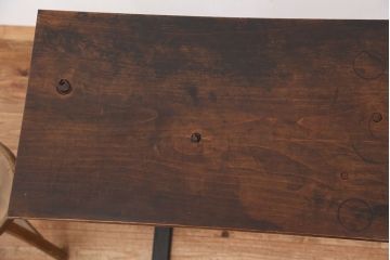 アンティーク家具　素敵なデザイン!天板古材の鉄脚テーブル