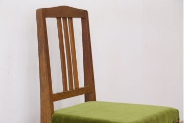 レトロ家具　レトロなデザインのナラ材椅子　