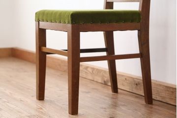 レトロ家具　レトロなデザインのナラ材椅子　
