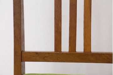 レトロ家具　レトロなデザインのナラ材椅子　