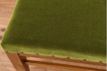 レトロ家具　レトロなデザインのナラ材椅子　