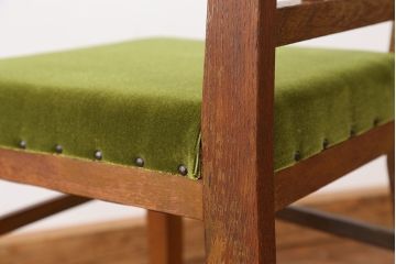レトロ家具　レトロなデザインのナラ材椅子　