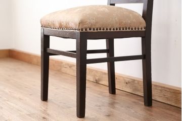 アンティーク家具　古い洋館のシックな椅子(イス)　