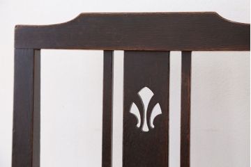 アンティーク家具　古い洋館のシックな椅子(イス)　