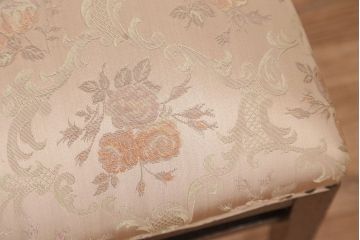 アンティーク家具　古い洋館のシックな椅子(イス)　