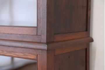 アンティーク家具　☆素敵なデザイン!古い薬屋の二段重ね収納棚(飾り棚・食器棚)(ガラスケース)
