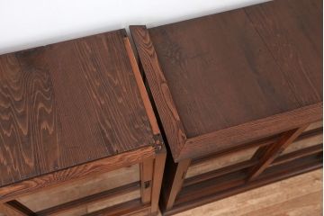 アンティーク家具　☆素敵なデザイン!古い薬屋の二段重ね収納棚(飾り棚・食器棚)(ガラスケース)
