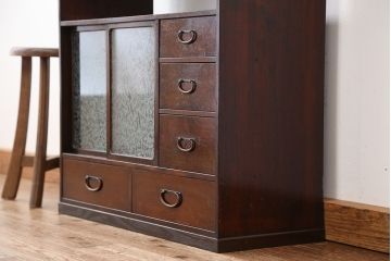 アンティーク家具　可愛いデザイン!古い栗材の結霜ガラス茶箪笥(収納棚)