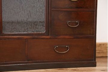 アンティーク家具　可愛いデザイン!古い栗材の結霜ガラス茶箪笥(収納棚)