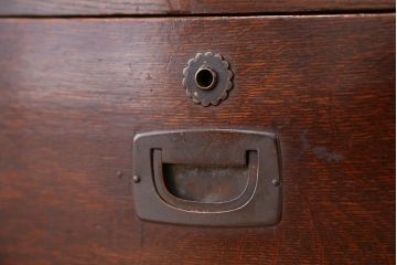 アンティーク家具　アンティーク　総楢材!上質なダイヤガラス収納棚(チェスト)