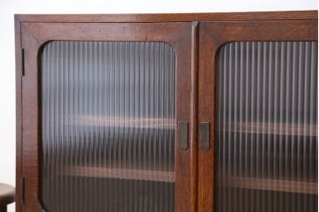 アンティーク家具　アンティーク　古いナラ材の上質なモールガラスチェスト