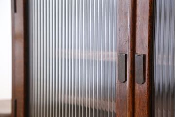 アンティーク家具　アンティーク　古いナラ材の上質なモールガラスチェスト