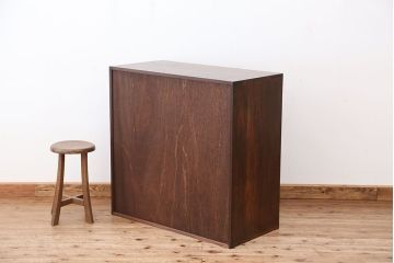 アンティーク家具　アンティーク　古いナラ材の上質なモールガラスチェスト