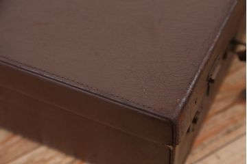 アンティーク雑貨　レトロ感満載!古いシックなアンティークトランク