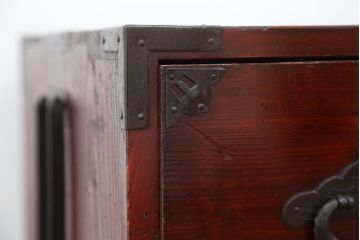 アンティーク家具　古民具・骨董　古い栗材の漆の綺麗な米沢箪笥(時代箪笥)