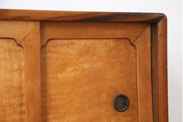 アンティーク家具　古いお家の上品な二段重ね茶箪笥(飾り棚・食器棚)