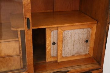 アンティーク家具　古いお家の上品な二段重ね茶箪笥(飾り棚・食器棚)