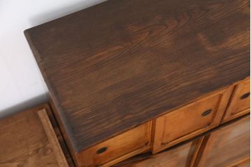 アンティーク家具　古いお家の上品な二段重ね茶箪笥(飾り棚・食器棚)