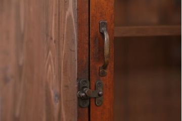 アンティーク家具　アンティーク　古い木のシンプルな鉄脚収納棚