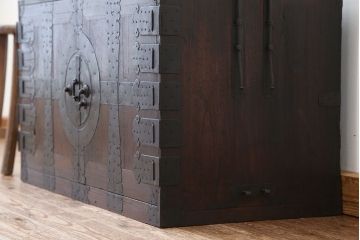 アンティーク家具　重厚!観音開き時代箪笥ローボード(ローチェスト)