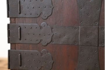 アンティーク家具　重厚!観音開き時代箪笥ローボード(ローチェスト)